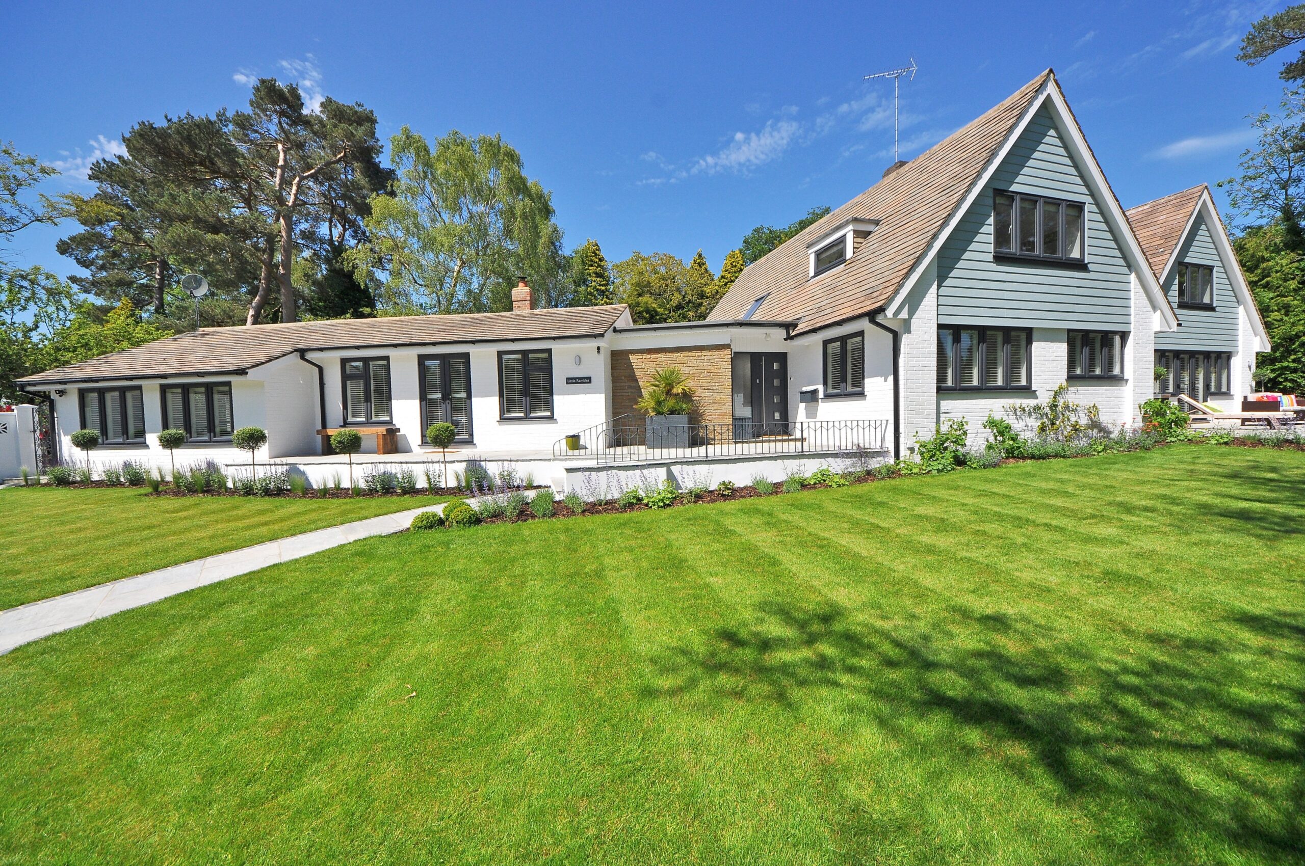 7 Signs That Your Home Needs New Windows
